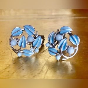 Vintage filigree clip on earrings